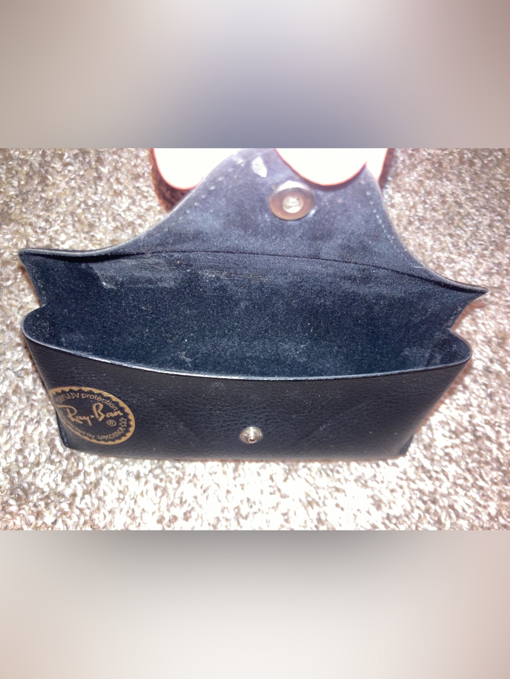 Ray-Ban Black Leatherette Sunglasses Case with Gold Logo - Picture 3 of 3